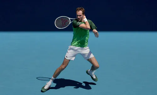 «Превратился из мышки в питона». Легенды тенниса — о фееричном камбэке Медведева