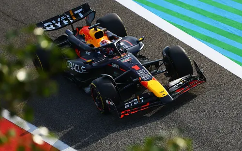 «Ред Булл» выглядит несокрушимым, но «Феррари» не дремлет. Тестовые заезды Формулы-1