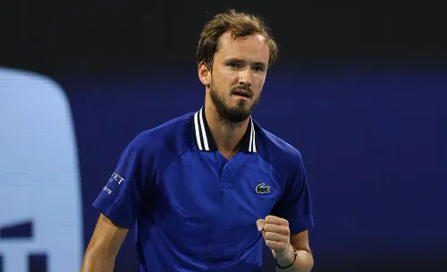 Камбэк на тай-брейке спас Медведева от больших проблем. Даниил в четвертьфинале Майами