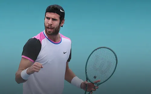 Хачанов выбил испанца из турнира в Мадриде. Свой путь Карен начал с камбэка