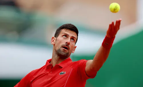 По пути в ресторан Новак заглянул на турнир. В день рождения пришлось побеждать