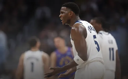 Самый нелепый фол в истории баскетбола. Мир НБА в шоке