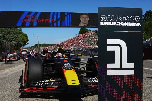 Повторил рекорд легенды. Ферстаппен после провала выиграл поул