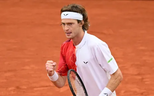 Без скандалов, без шансов, без вариантов. Рублёв на классе вышел в третий круг «РГ»