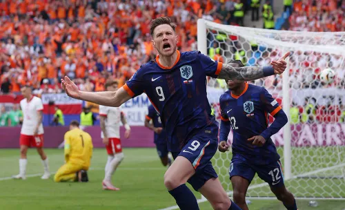 Оранжевое море поглотило Польшу. Нидерланды начали Евро с тяжёлой победы