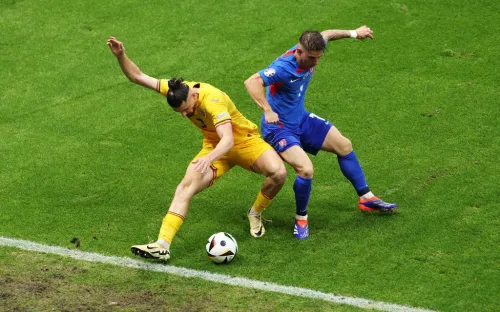 Суперматч испортил шквалистый ливень. Ничья вывела Румынию и Словакию в плей-офф