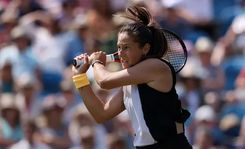 Потушила итальянский огонь. Касаткина зачехлила финалистку «Ролан Гаррос»