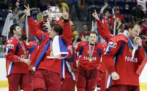 Россия заставила Канаду слушать наш гимн. В год столетия их хоккея