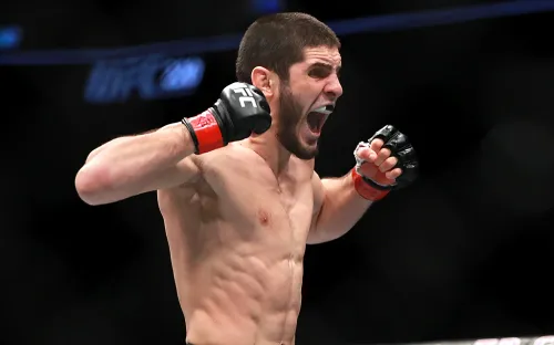 Победы над Волкановски не убедили. Махачев уступил американцу в рейтинге лучших бойцов UFC