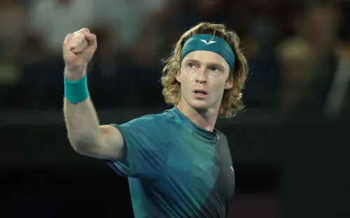 Рублёв дожал неудобного соперника в Дубае. Не помешала даже поломка электроники