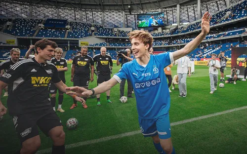 Блогер Влад Бумага – болельщик московского «Динамо». Благодаря А4 дети ходят на футбол