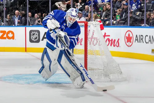 Самсонов стал головной болью Панарина. Илья затащил игру для «Торонто»