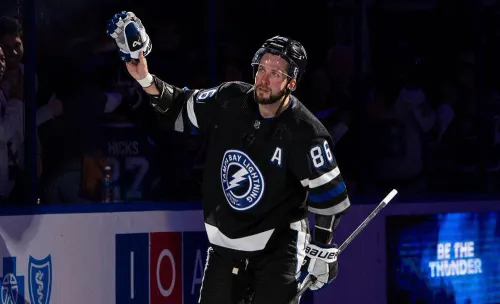 Очная ставка. Кучеров показал Маккиннону, кто на самом деле лучший в НХЛ