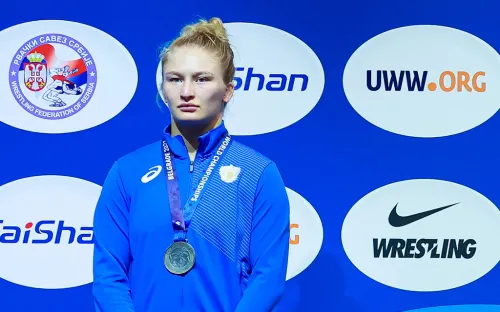 Украина требует отстранить россиянку от Олимпиады. Она почтила память погибшего отца