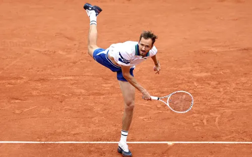 Даня был прекрасен. Однако Кецманович проиграл не только Медведеву, но и загадочной травме