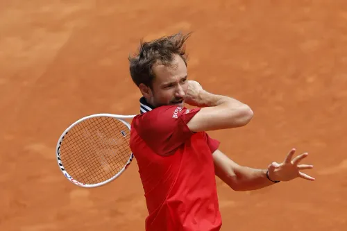 «Кто принимает решение, иллюминаты?» После спора с судьёй Медведев уничтожил американца