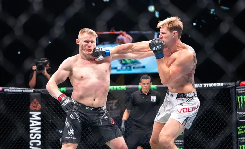 Кровавая русская рубка. Волков уверенно перебил Павловича