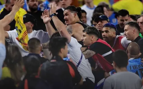 Подрался со священником. Звезде «Ливерпуля» грозит отстранение от футбола