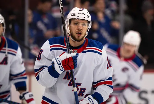 Исторический рекорд Панарина омрачили россияне. «Рейнджерс» проиграли впервые за 11 матчей