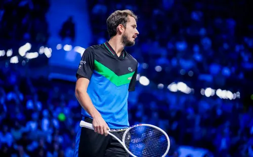 Самый яркий камбэк года. Медведев в жарком триллере вырвал победу у болгарского теннисиста