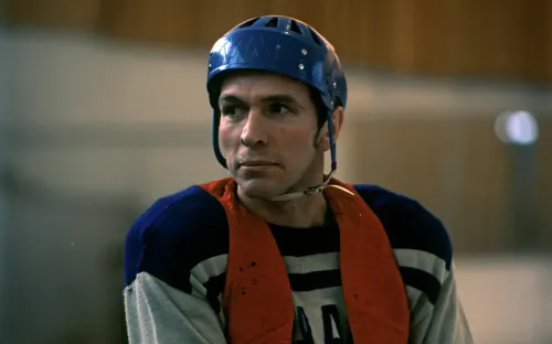 Нереальный подвиг хоккеиста сборной. Виталий спас команду с «качающимся» подбородком