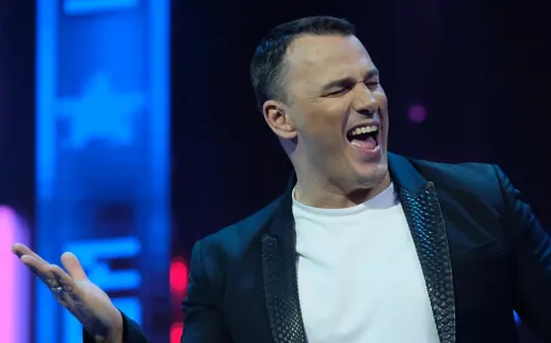 Солист «Иванушек», легенда бокса и звёзды хоккея. «Чемпион» в хоккейной Медиалиге