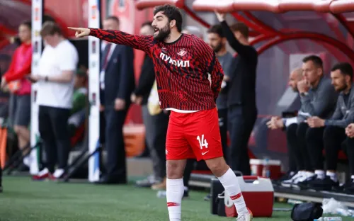 Джикия может уйти в «Краснодар». Капитан красно-белых всю осень просидел на скамейке