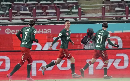 За тренера! «Локомотив» без Галактионова обыграл «Урал» при почти пустых трибунах