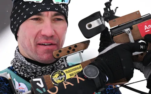 «Полиция вломилась в дверь». Звезду российского биатлона обыскивали в одних трусах