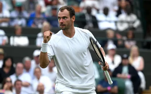 Волшебный камбэк. Россиянин за два дня одолел соперника из топ-30