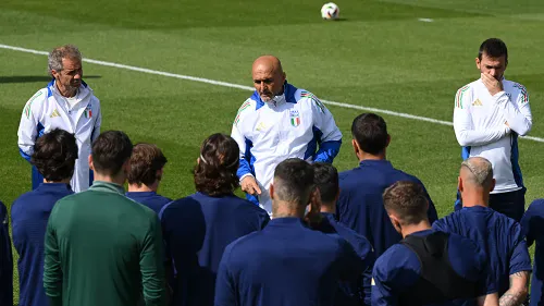 Спаллетти ищет стукача. Италия столкнулась с неожиданной проблемой перед плей-офф