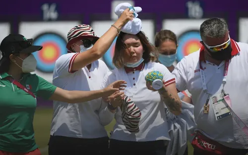 Российская чемпионка сильно напугала болельщиков. Упала без чувств на мировом турнире