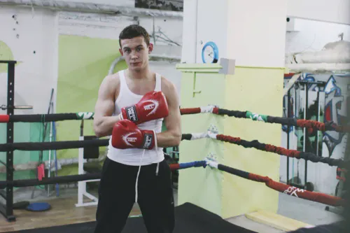 Кологривый кусался, бодался и пинался. Звезда «Слова пацана» устроил пьяный дебош в баре