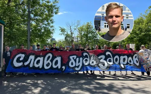 Армейцы своих не бросают. Фанаты ЦСКА красиво встретили Торопа у больницы