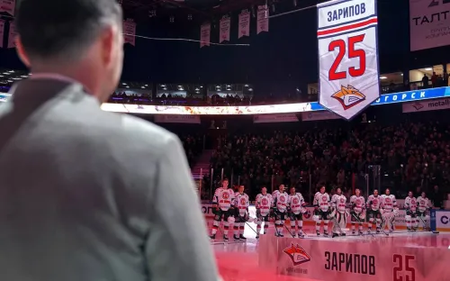 «Металлург» вернул лидерство на глазах Зарипова. Праздник легенды стал битвой вратарей