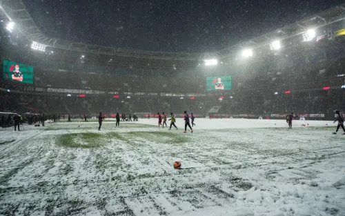 РПЛ внесла изменения в регламент. Красные мячи у лиги внезапно «нашлись»