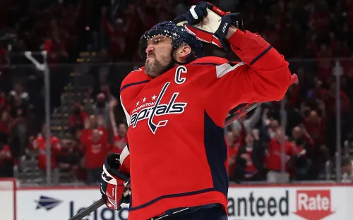 Овечкина не остановить. Продолжил голевой марафон и подвинул легендарного канадца