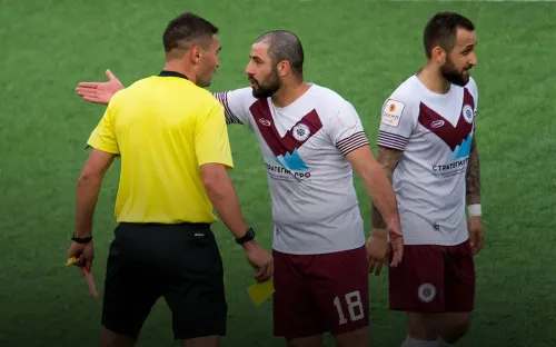 «Ставки – не преступление». Российские футболисты проиграли букмекерам миллионы рублей