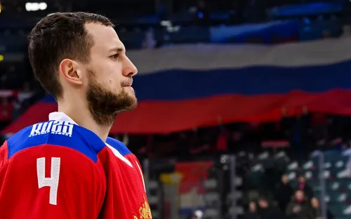 «Потолок зарплат всё уравновесил». Защитник сборной «Россия 25» Елесин — о конкуренции