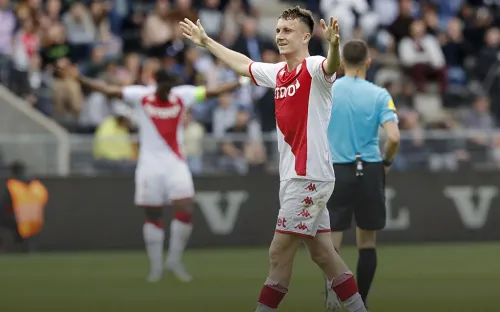 Русский футболист покорил сердца французов. Головин — новый князь «Монако»