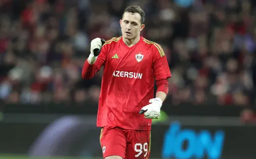 Русский вратарь потерял два года в Европе. Сейчас он звезда в Азербайджане