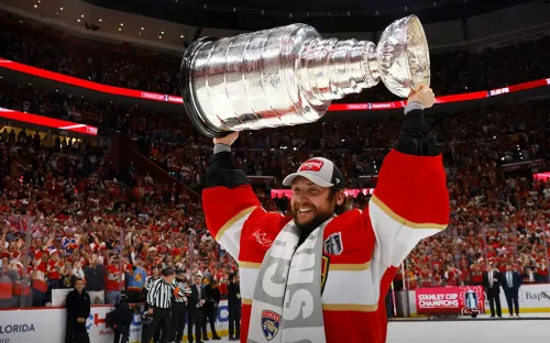 Бобровский выстрадал свой первый Кубок Стэнли! Героический успех «Флориды»