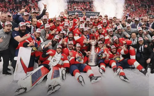 Бобровский вошёл в историю. Сделал с Кубком Стэнли то, что никому не удавалось