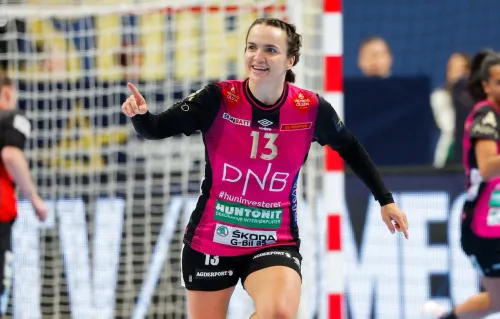 «Боже, эта русская - гандбольный Месси». Европа сходит с ума от Анны Вяхиревой