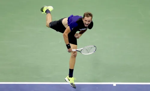 Американец в ярости послал Медведева прямо во время матча. Реакция россиянина бесценна