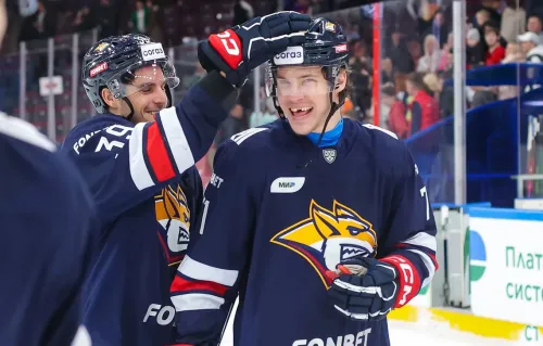 Хет-трик Гребёнкина развалил «Салават Юлаев». Разин третий раз за месяц переиграл команду Козлова