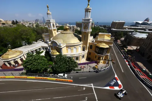 Леклер принес «Феррари» первый поул этого сезона