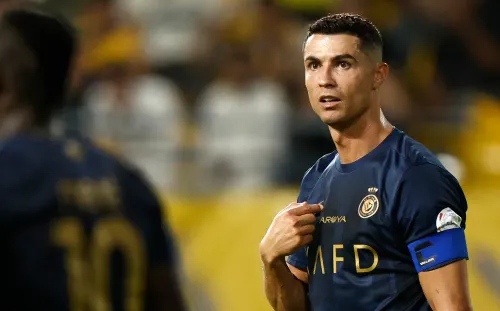 И тут уступил Лионелю Месси. Криштиану Роналду не вошел в топ игроков футбольного симулятора FIFA