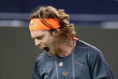 Рублёв не устоял в битве нервов с поляком. Его крики напугали китайских фотографов