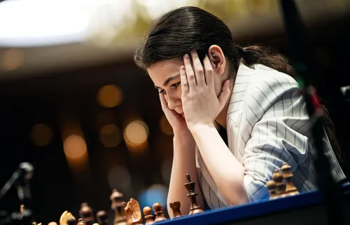 Создала себе проблемы и героически их решила. Русская шахматистка издевается над болгаркой?